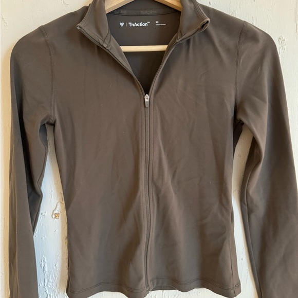 TnAction | Tnabutter ‘Limit Hip Zip-Up’ - Picture 4 of 4